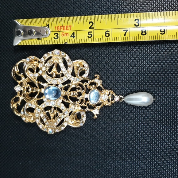 Gold & Blue Brooch with Hanging Faux Pearl - Picture 2 of 3